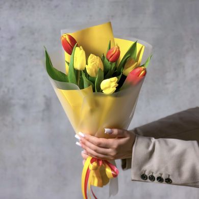 Комбо 7 тюльпанов, конфеты